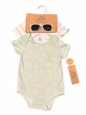 Wonderluxe Baby Bodysuit Set With Sunglasses 2 Piece Set